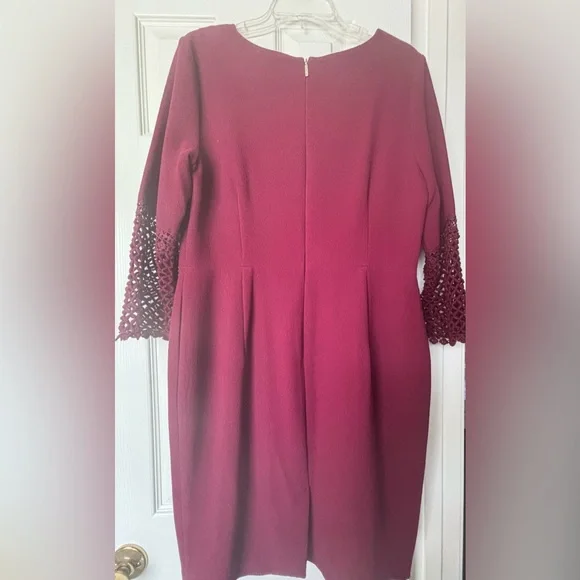 Karl Lagerfeld  BURGUNDY/ WINE 3/4 Sleeve Dress
Used - Picture 4 of 5